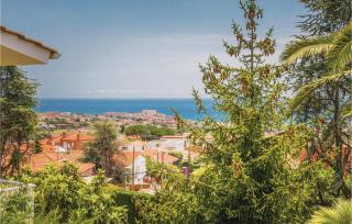 Stunning Home In Alella With Wifi - Alella - 1
