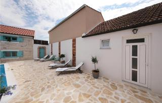 Awesome Home In Donje Rastane - Donje Raštane - 3