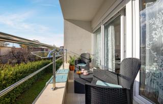 Lovely Home In Podstrana With Jacuzzi - Podstrana - 3