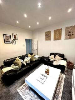 Central 4-Bed Retreat - Free Parking & WiFi - Manchester - 7