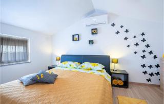 Amazing Home In Sikici With Wifi - Šikići - 5
