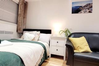 Your London Escape - Cosy Studio w fast Wi-Fi & free onstreet parking - 3