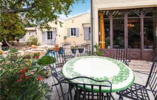 Nice Home In Venasque With Kitchen - 2