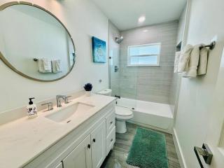 Beach Spot Firepit, Gazebo, Bikes, Pet Friendly - Pompano Beach - 8