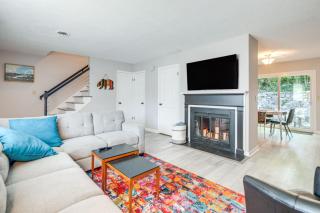 Walk to Main St Hendersonville Chic Home with Yard - Hendersonville - 6