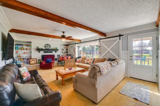 Walk to Lake Texoma Family-Friendly Retreat! - Kingston - 0