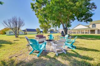 Walk to Lake Texoma Family-Friendly Retreat! - Kingston - 9