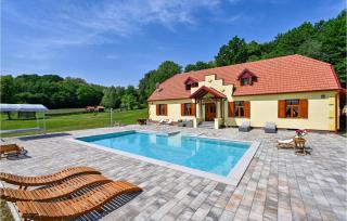 Stunning Home In Konjscina - Husinec - 0