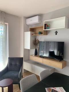 The Comfy Nest - Parking, King Size Bed, Smart TV - 5