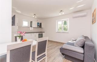One-Bedroom Apartment In Biograd Na Moru - Biograd na Moru - 4