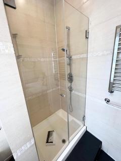 Large 3 Bed 3 Bath Apartment- Central London - London - 1