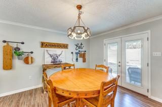 Near Lake Dardanelle Updated Home with Large Yard! - Russellville - 5