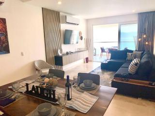 Harbor 171 with Amazing View of the Ocean, Beach and Pool - 7