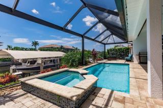 3BR Scenic Home in Marco l Pool l Hot Tub - 0
