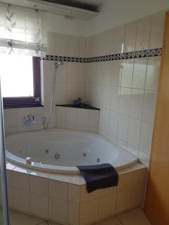 Schöne 120-qm-Ferienwohnung - Sonnenterrasse - Stadtgrenze Lübeck - 4