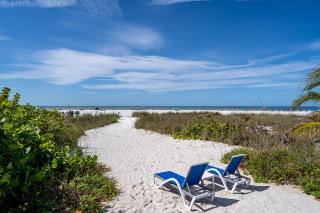 Once Upon A Tide: 4BR Beachfront with Pool & Spa! - Fort Myers Beach - 7