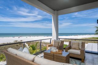 Once Upon A Tide: 4BR Beachfront with Pool & Spa! - Fort Myers Beach - 3