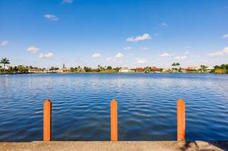 Stunning 3BR Lakeview Home l Pool l Views - Cape Coral - 6