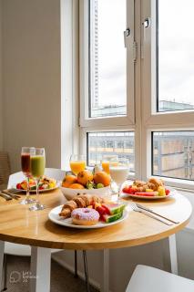 2BD with View - 5 Sleeps - Old St - 9