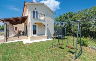 Four-Bedroom Holiday Home In Bregi - Katun Gračanski - 1