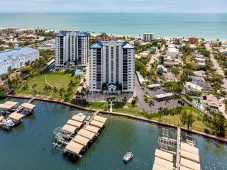 Ocean Harbor: Balcony, Wet Bar, Beach Views - Fort Myers Beach - 6