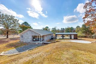 Near Lake Dardanelle Updated Home with Large Yard! - Russellville - 8