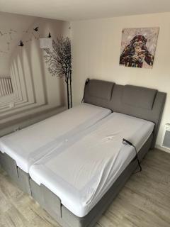 Logement au calme avec piscine en saison - - 6