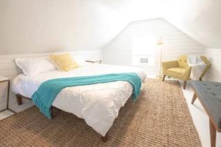 Hometown Haven- 3 bedroom, Large Yard, Firepit - 2