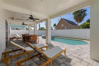 New 2-Level Home: Heated Pool, Spa, Steps to Beach - Fort Myers Beach - 9
