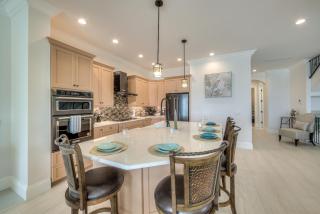 Aloha Oasis: Gulf-Front, Pool, Spa, Sleeps 14! - Fort Myers Beach - 2