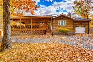 Private Hot Tub on 10 Acres Cozy Catskill Getaway - Catskill - 9
