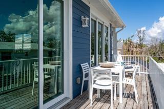 Pool Oasis: Spacious Home, Balconies, Pet-Friendly - Fort Myers Beach - 1