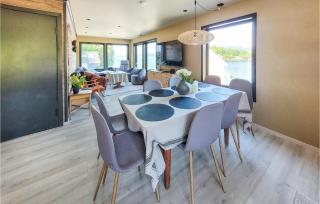 Nice Home In Fitjar With House Sea View - 7