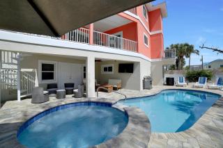 Luxury 6BR Home: Heated Pool, Spa, Near Beach! - Fort Myers Beach - 9