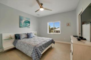 Luxury 6BR Home: Heated Pool, Spa, Near Beach! - Fort Myers Beach - 7