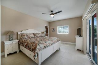 Luxury 6BR Home: Heated Pool, Spa, Near Beach! - Fort Myers Beach - 5