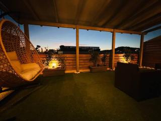 The Condo Spacious terrace Acropolis Views - Athen - 3