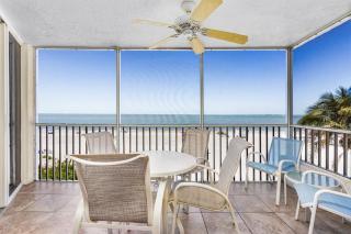 Beachfront Paradise: Views, Pool, Walk to Times Sq - Fort Myers Beach - 8