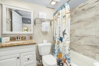 Beachfront Paradise: Views, Pool, Walk to Times Sq - Fort Myers Beach - 5