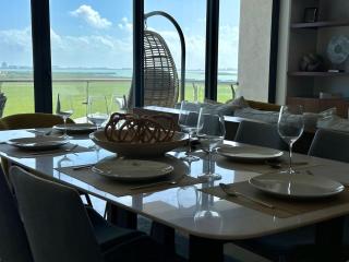 3BR Luxury Oceanfront Apt w/ Pool, Gym & Views! - Cancún - 1