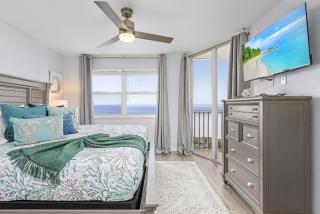 Beachfront Condo: Views, Heated Pool, Walk to Dwtn - Fort Myers Beach - 7