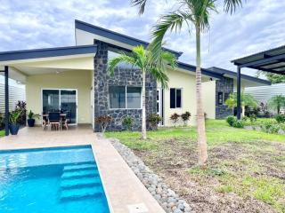 Private 2 bed 2 bath Home with Pool near Beaches - Huacas - 0