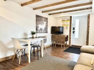 Loft The Montcalm -2 min Falls - Free Parking - 9