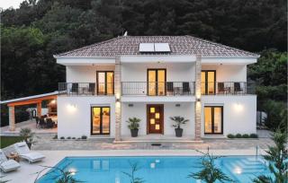 Luxurious Home In Omis With Sauna - 4
