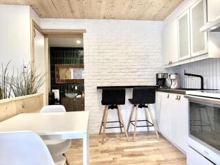 L'Escapade Champlain - 2 Min Falls - Free Parking - 6