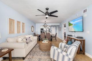 Estero Island 2BR: Gulf Views, Pool, & BBQ Area - Fort Myers Beach - 4