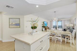 Estero Island 2BR: Ocean Views, Pool & BBQ Area - Fort Myers Beach - 6