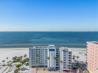 Beachfront Bliss: Gulf Views, Pool, Sleeps 8! - Fort Myers Beach - 1