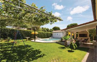 Beautiful Home In Pula - 9