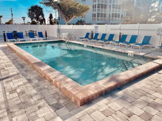 Beachfront Condo w/ Gulf Views, Pool, BBQ, Balcony - Fort Myers Beach - 8